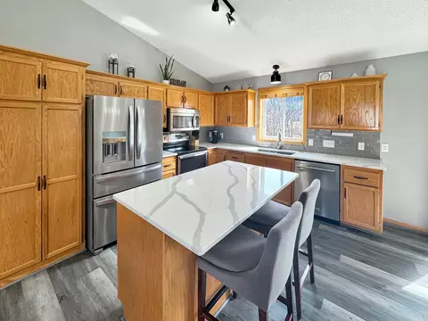 703 Kalea Ct, Hanover, MN 55341 photo 2