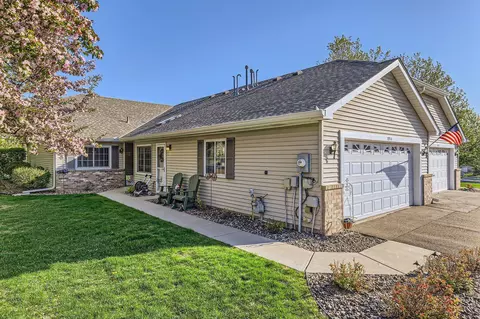 8914 Thomas Dr, Woodbury, MN 55125