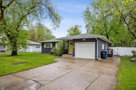 101 23rd Ave N, Fargo, ND 58102 photo 2