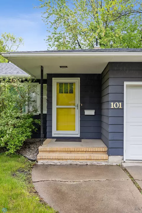 101 23rd Ave N, Fargo, ND 58102 photo 3