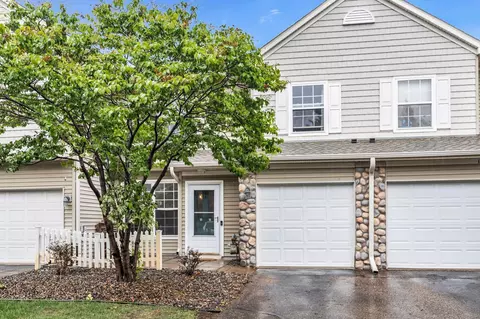 1963 Bluestem Ln, Shoreview, MN 55126
