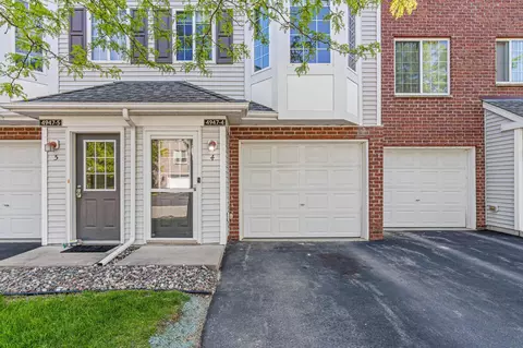 4947 Emmit Dr N #4, Hugo, MN 55038
