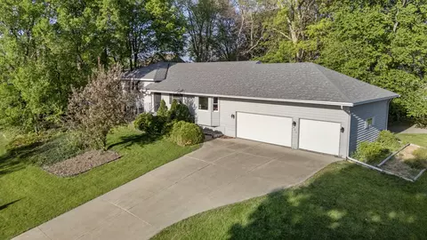 445 Lester Pt, Waconia, MN 55387