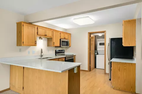 15264 Lesley Ln, Eden Prairie, MN 55346
