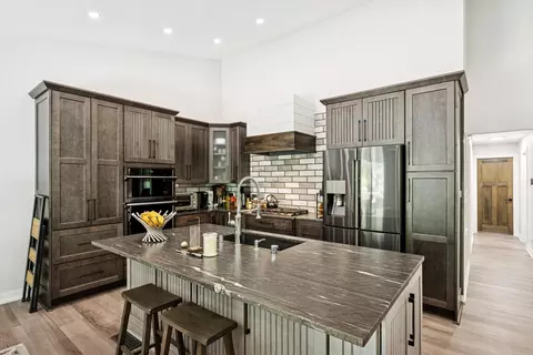 9206 Decatur Ave S, Bloomington, MN 55438