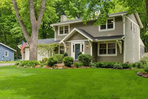 4685 Lakeway Ter, Excelsior, MN 55331