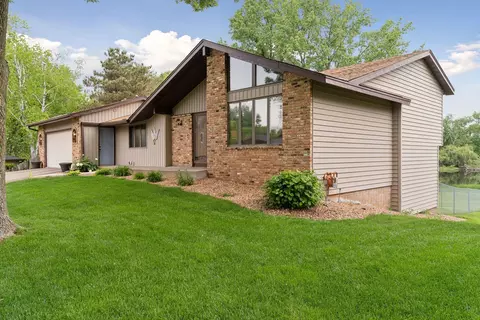 3291 Hillsboro Ave S, Saint Louis Park, MN 55426