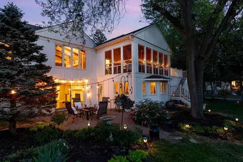5720 Newport Dr, Edina, MN 55436