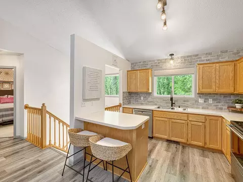 Kitchen - 321 Creekside Dr, Buffalo, MN 55313 photo 2 of 2