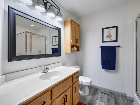 Bath - 321 Creekside Dr, Buffalo, MN 55313 photo 1 of 3