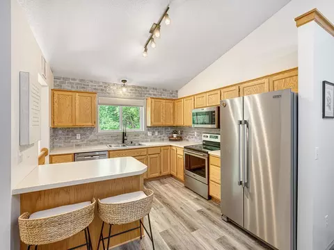 Kitchen - 321 Creekside Dr, Buffalo, MN 55313 photo 1 of 2