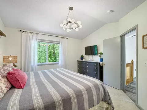 Bedroom - 321 Creekside Dr, Buffalo, MN 55313 photo 2 of 4