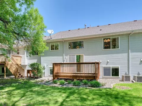 Exterior - 321 Creekside Dr, Buffalo, MN 55313 photo 5 of 7