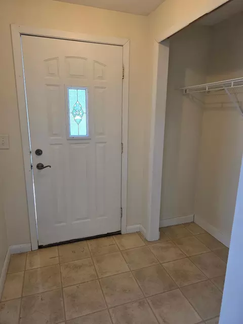 Entry Way - 508 5th St, Kenyon, MN 55946 photo 1 of 4