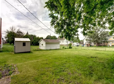 Exterior - 508 5th St, Kenyon, MN 55946 photo 3 of 5