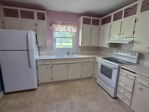 Kitchen - 508 5th St, Kenyon, MN 55946 photo 1 of 1
