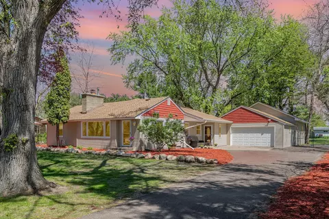 4596 Otter Lake Rd, White Bear Lake, MN 55110