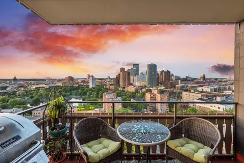 400 Groveland Ave #1512, Minneapolis, MN 55403