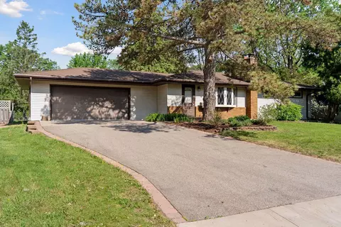 11038 Russell Ave S, Bloomington, MN 55431