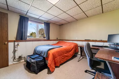 Bedroom - 212 E Willow St, Duluth, MN 55811 photo 3 of 3