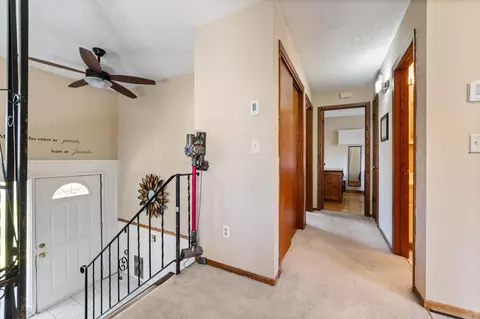 Entry Way - 212 E Willow St, Duluth, MN 55811 photo 1 of 3