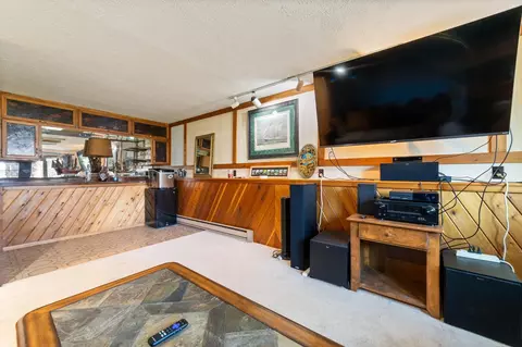 Living - 212 E Willow St, Duluth, MN 55811 photo 4 of 4