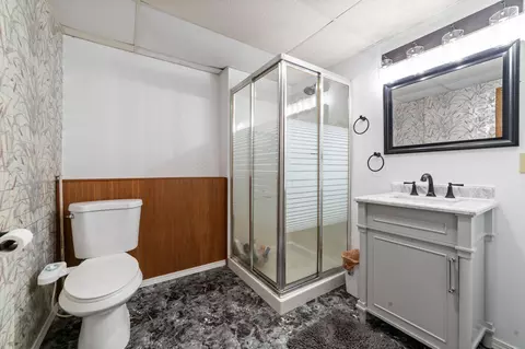 Bath - 212 E Willow St, Duluth, MN 55811 photo 2 of 2