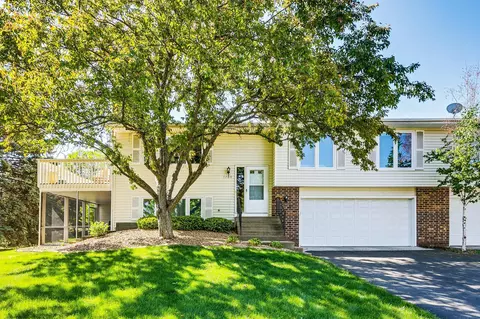 1709 W 140th St, Burnsville, MN 55337