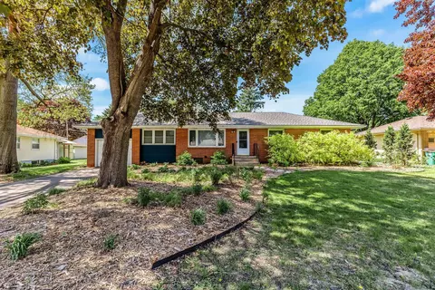 1995 Fairview Ave N, Roseville, MN 55113