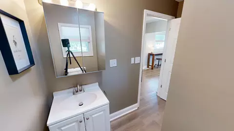 Bath - 711 3rd St SE, Willmar, MN 56201 photo 3 of 5