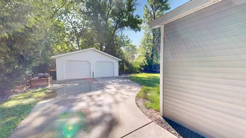 Exterior - 711 3rd St SE, Willmar, MN 56201 photo 5 of 11