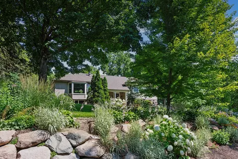 18120 Hummingbird Rd, Deephaven, MN 55391 photo 4