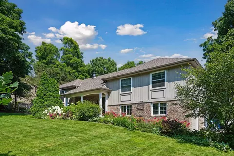18120 Hummingbird Rd, Deephaven, MN 55391 photo 3