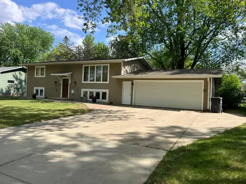 14 S Court St, Morris, MN 56267