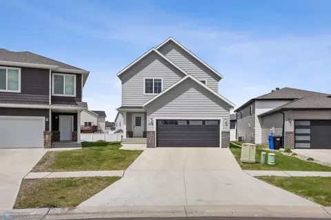 6709 16th St S, Fargo, ND 58104
