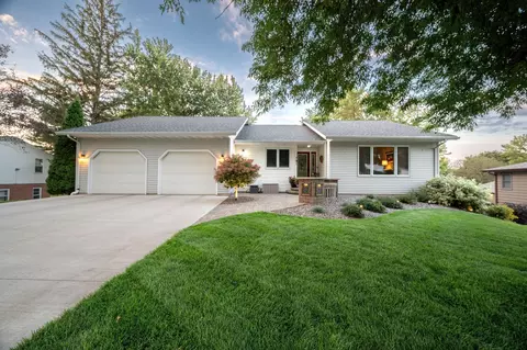 791 Highland Rd, Windom, MN 56101