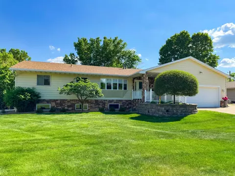 4715 Culver Rd, Golden Valley, MN 55422