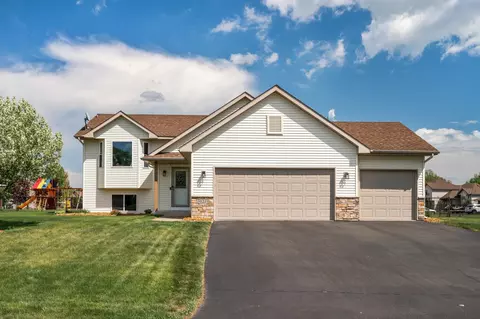 30237 Fox Run Rd, Stacy, MN 55079