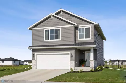 327 Lionheart Dr, Horace, ND 58047