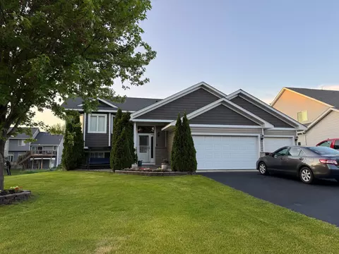 847 102nd Ln NE, Blaine, MN 55434