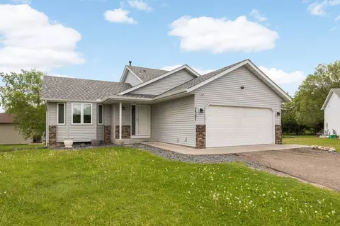 7367 53rd St N, Oakdale, MN 55128