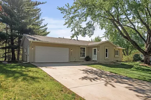 13040 Exley Ave, Apple Valley, MN 55124