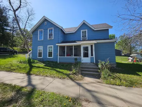 201 Park St W, Cannon Falls, MN 55009