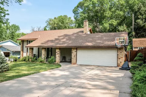 1653 Briardale Rd NE, Fridley, MN 55432
