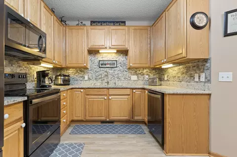 20446 Cypress Dr, Farmington, MN 55024