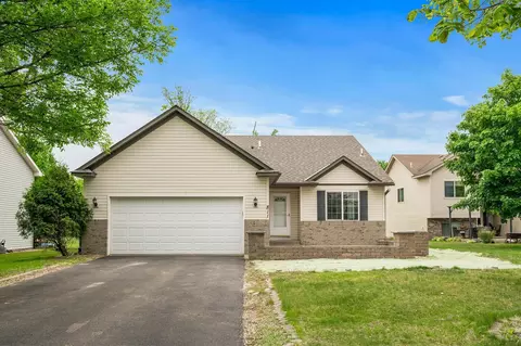 811 Isanti Pkwy NW, Isanti, MN 55040