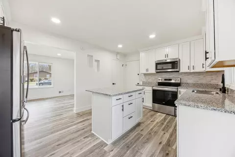 2581 Ardan Ave, Mounds View, MN 55112