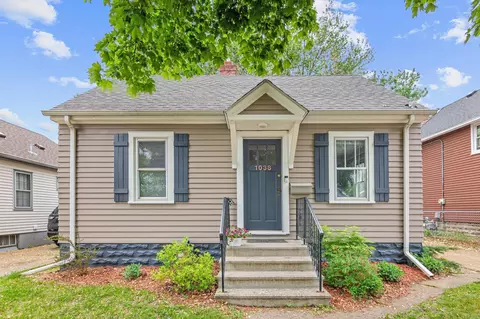 1038 Farrington St, Saint Paul, MN 55117