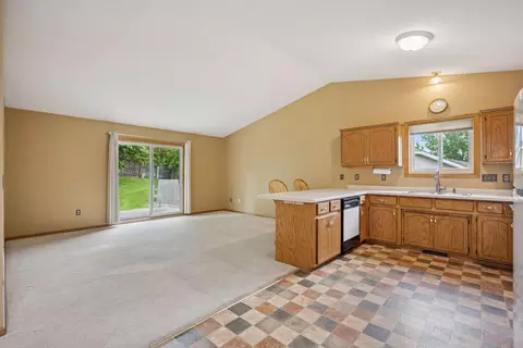 Living - 511 Wright St, Monticello, MN 55362 photo 2 of 5