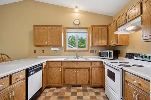 Kitchen - 511 Wright St, Monticello, MN 55362 photo 2 of 2
